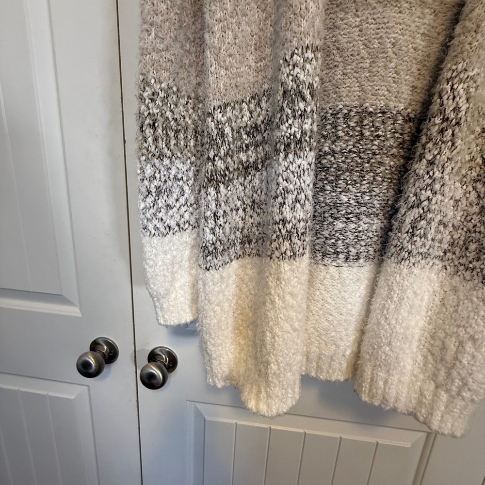 Est 1946 Women XL Tan Cream Colorblock Hooded Eyelash Knit Cardigan Sweater EUC - Picture 4 of 8